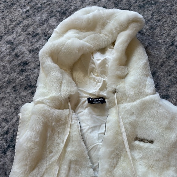 White Faux Fur Hooded Vest - Picture 3 of 4